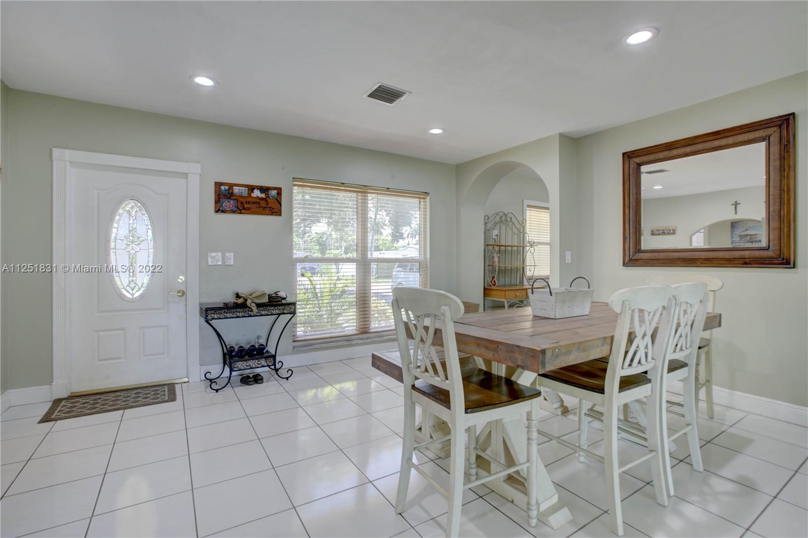 LAUDERDALE GOLF ESTATES - Residential