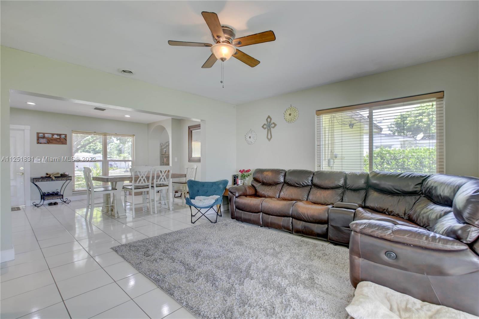 LAUDERDALE GOLF ESTATES - Residential