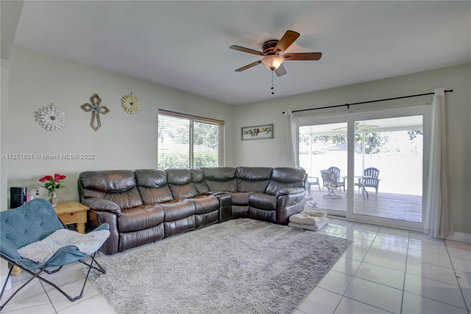 LAUDERDALE GOLF ESTATES - Residential