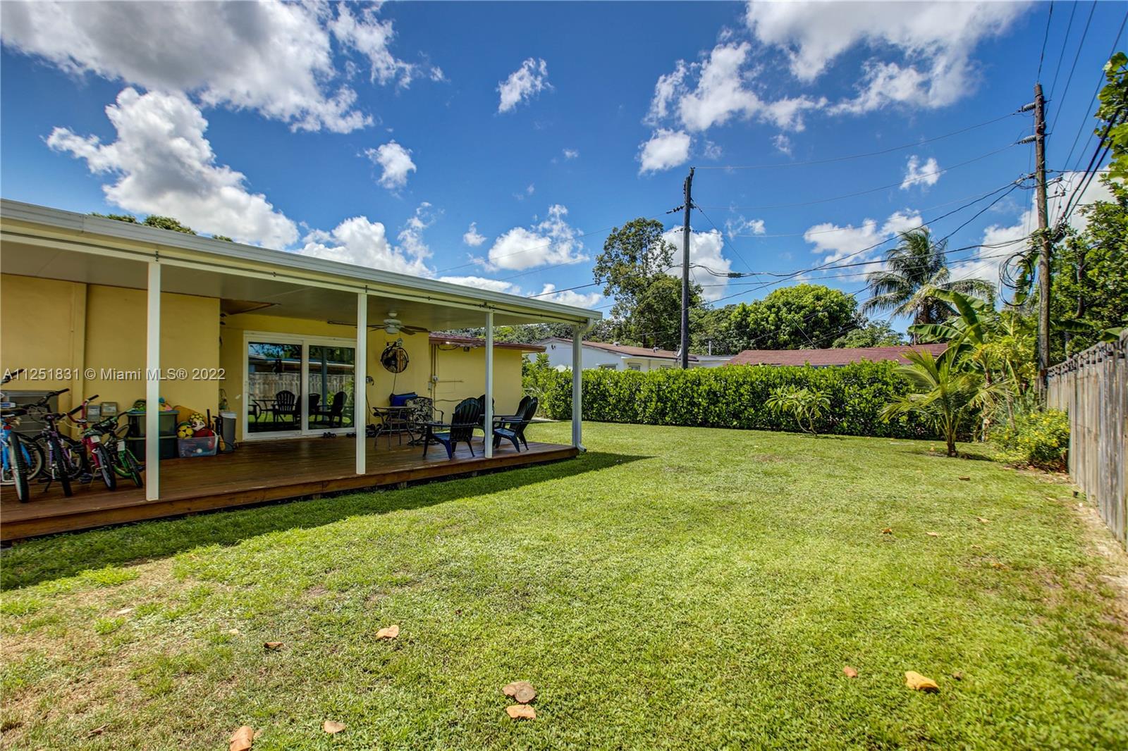 LAUDERDALE GOLF ESTATES - Residential