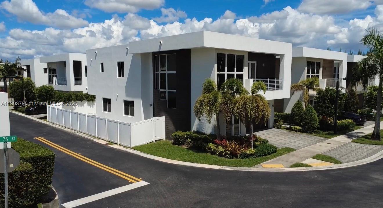 DORAL COMMONS RESIDENTIAL - Residential