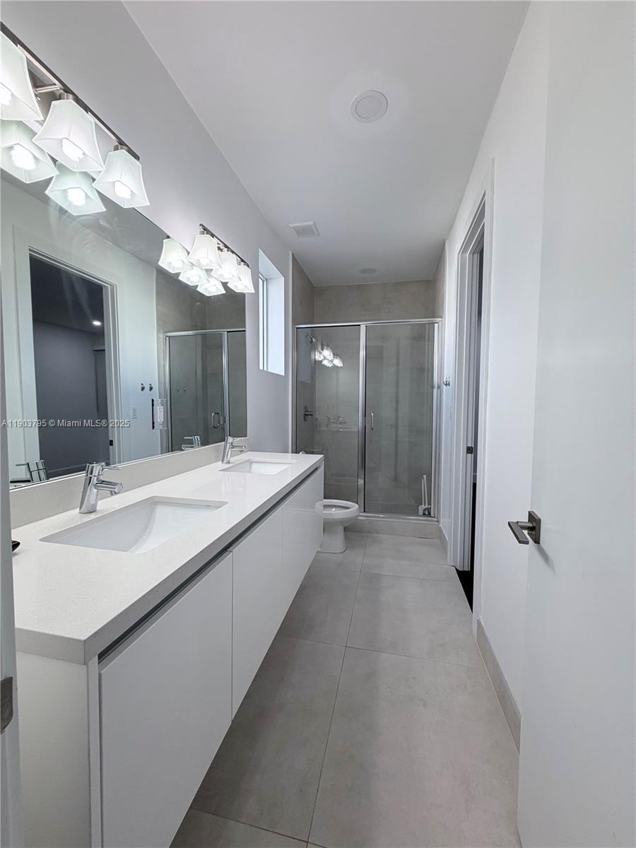 DORAL COMMONS RESIDENTIAL - Residential