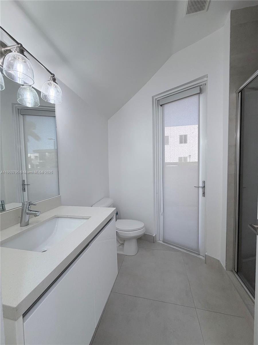 DORAL COMMONS RESIDENTIAL - Residential