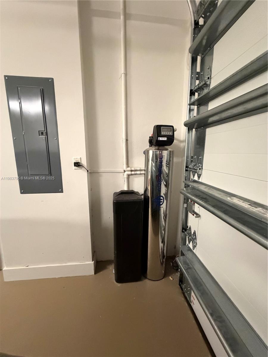 DORAL COMMONS RESIDENTIAL - Residential