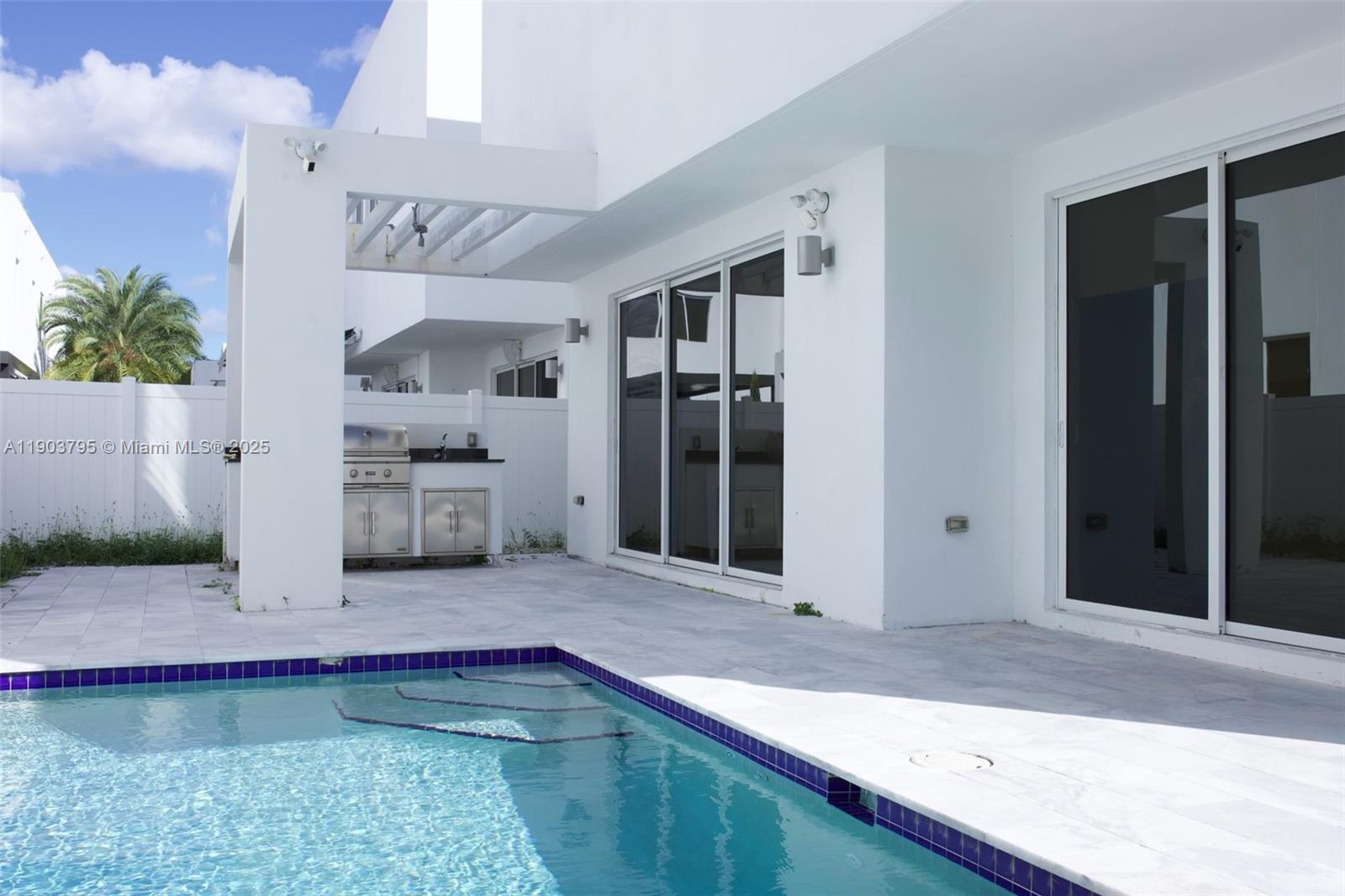 DORAL COMMONS RESIDENTIAL - Residential