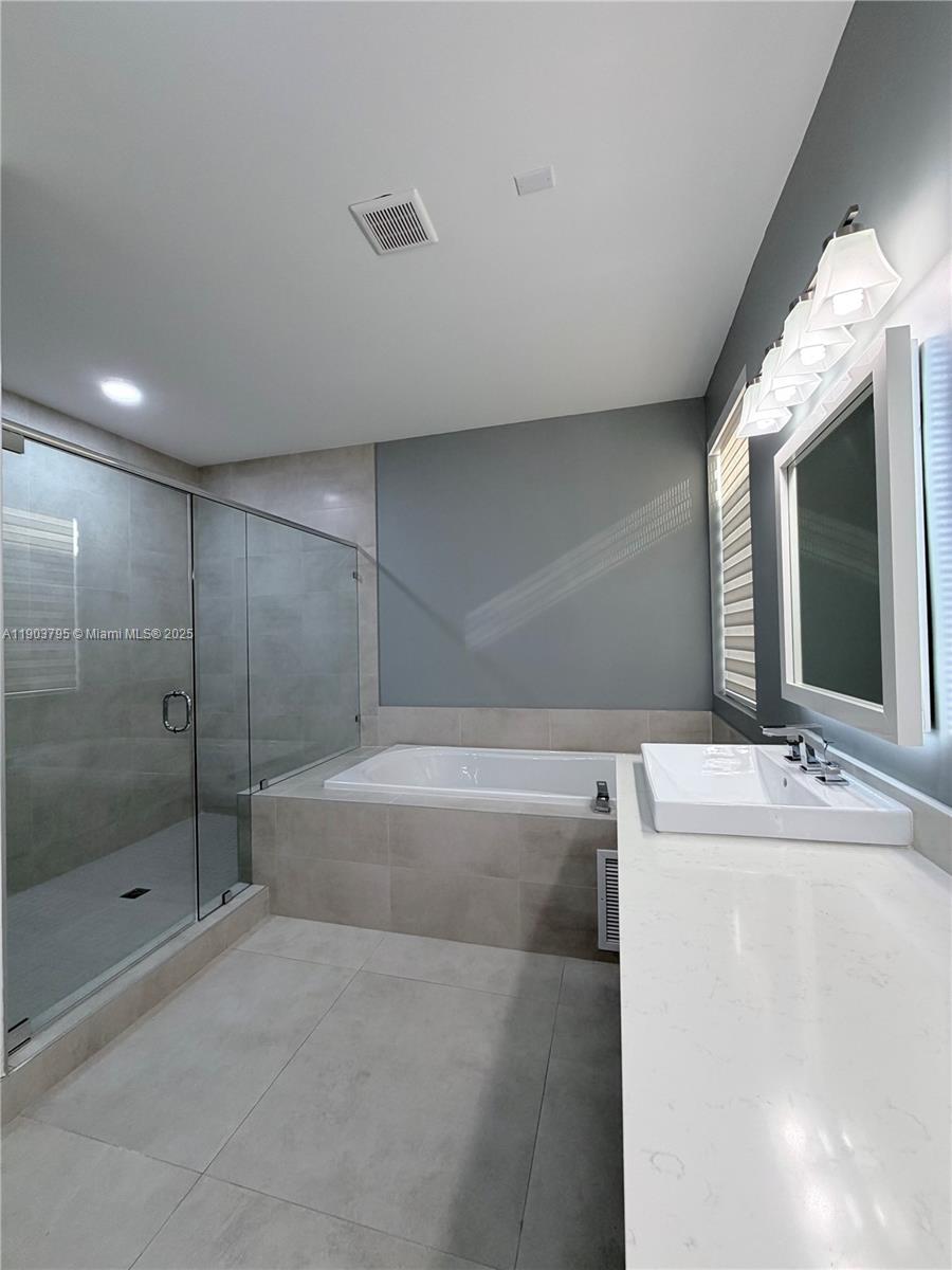 DORAL COMMONS RESIDENTIAL - Residential