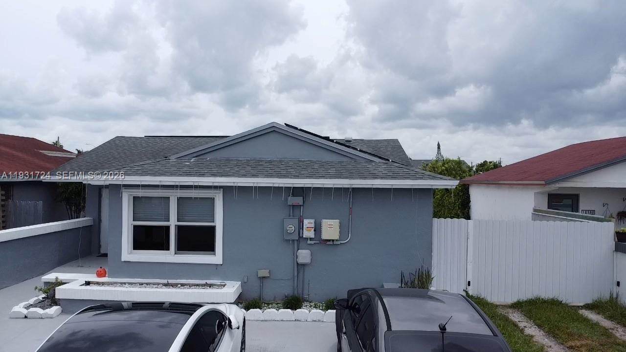 SOUTH MIAMI LAKES - Residential