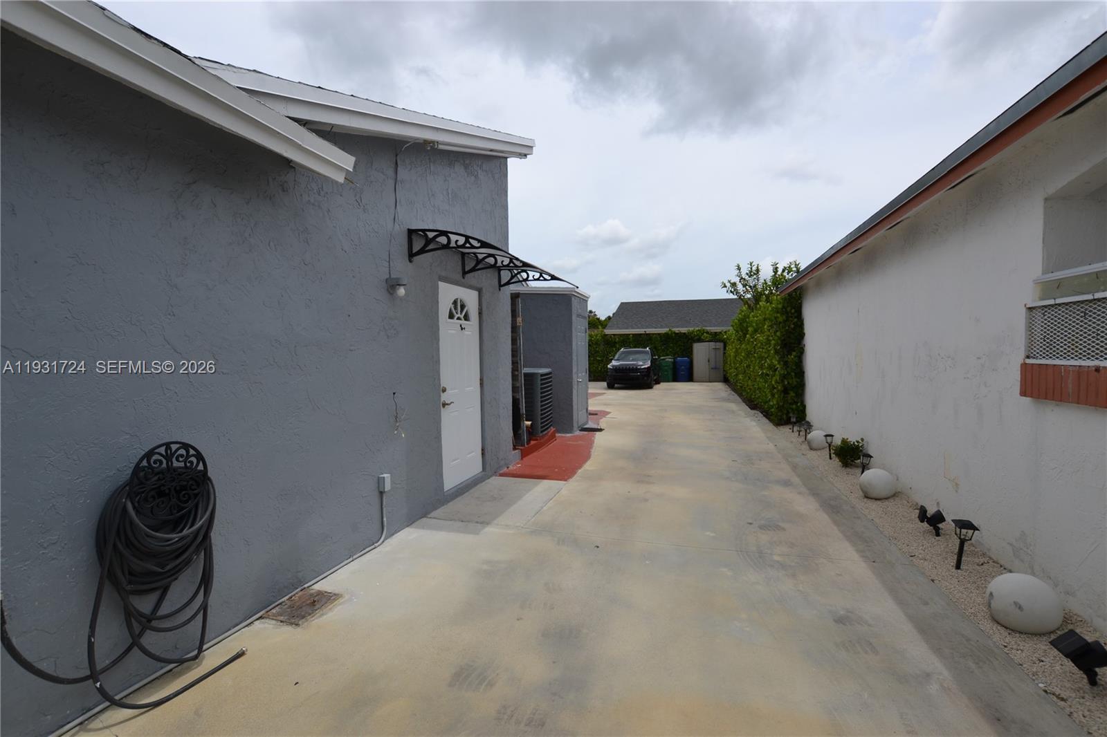 SOUTH MIAMI LAKES - Residential