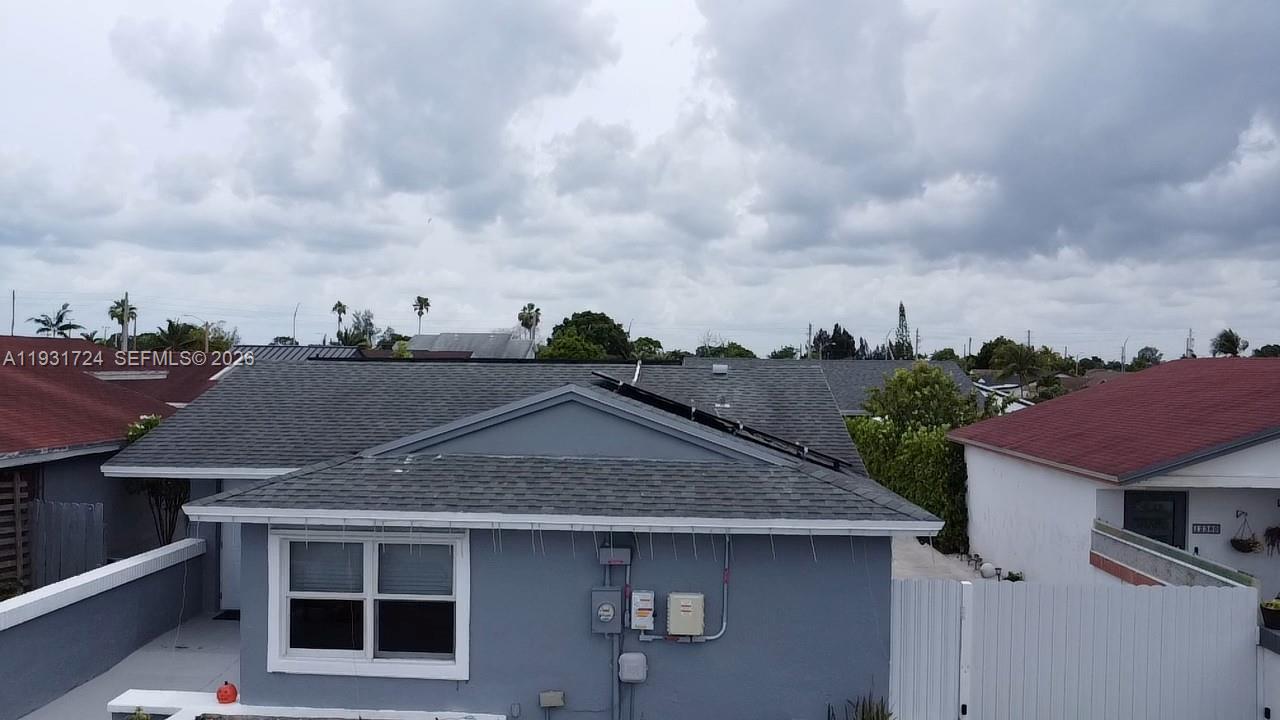 SOUTH MIAMI LAKES - Residential