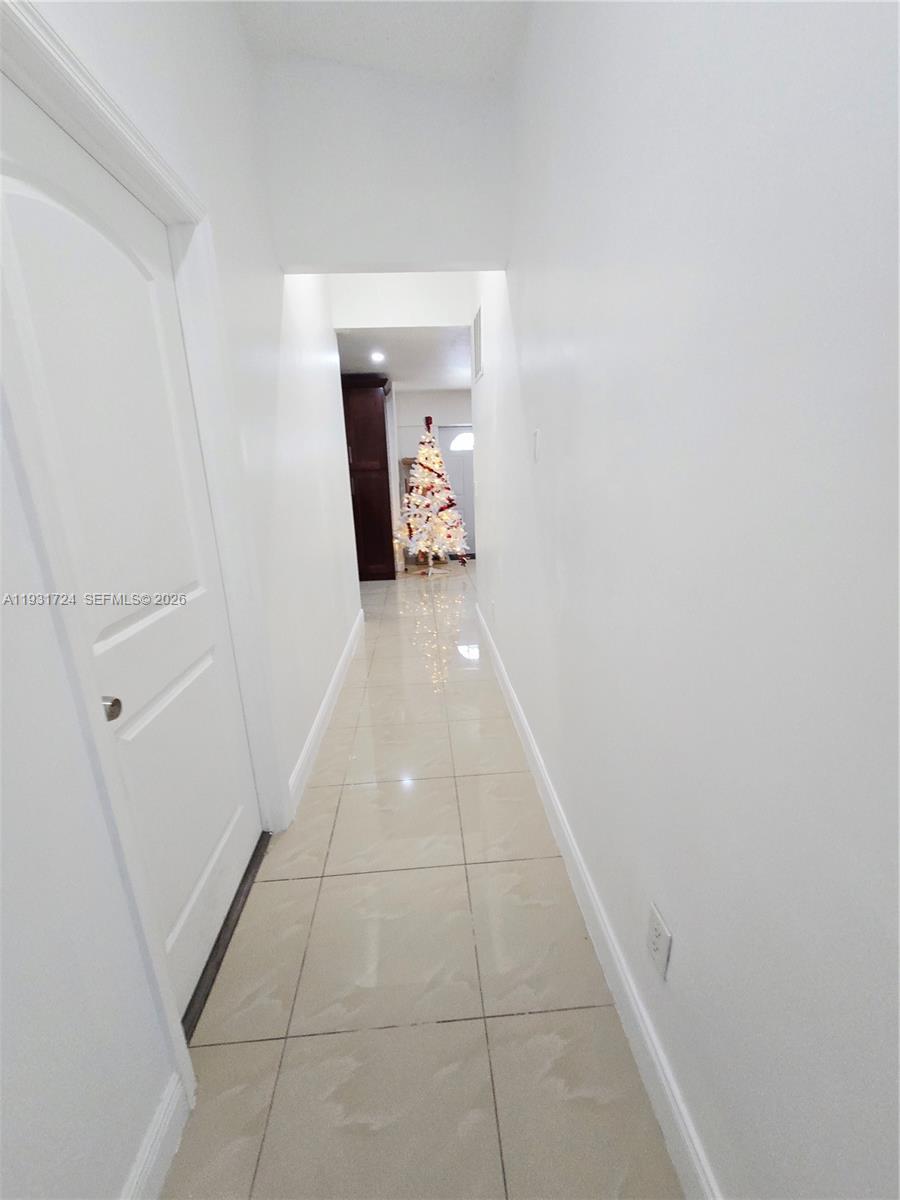 SOUTH MIAMI LAKES - Residential