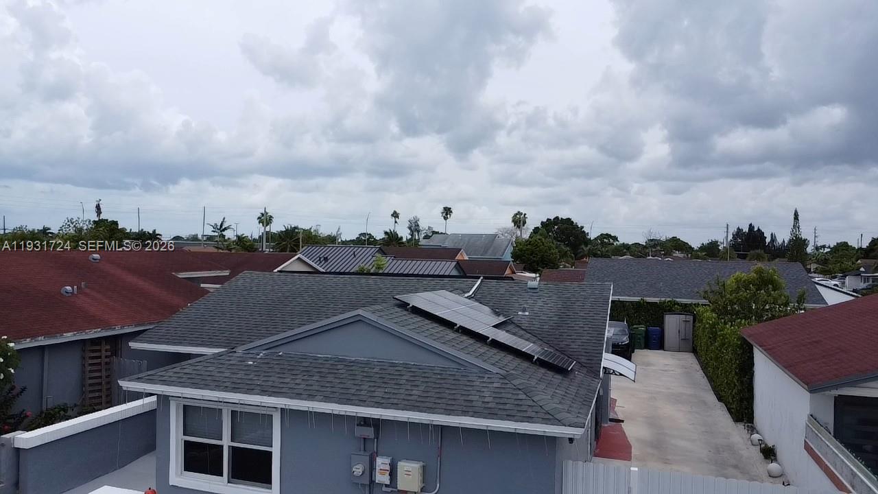 SOUTH MIAMI LAKES - Residential