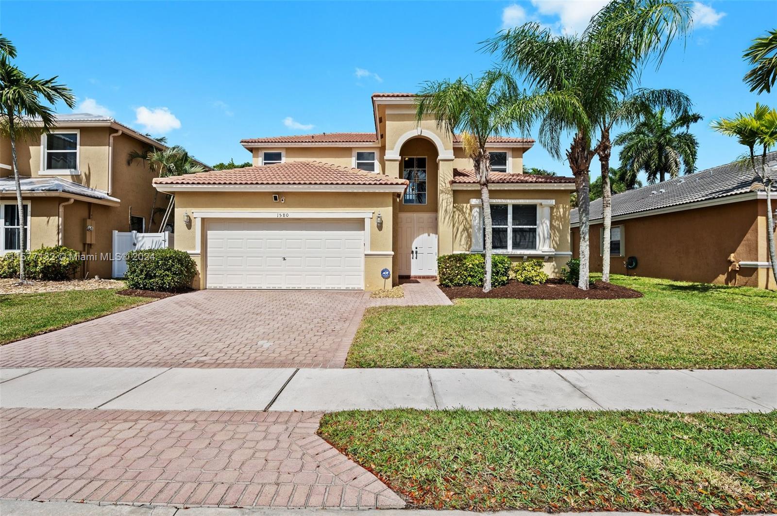 Property for Sale at 1580 Sw 193rd Ter Ter, Pembroke Pines, Miami-Dade County, Florida - Bedrooms: 4 
Bathrooms: 3  - $690,000