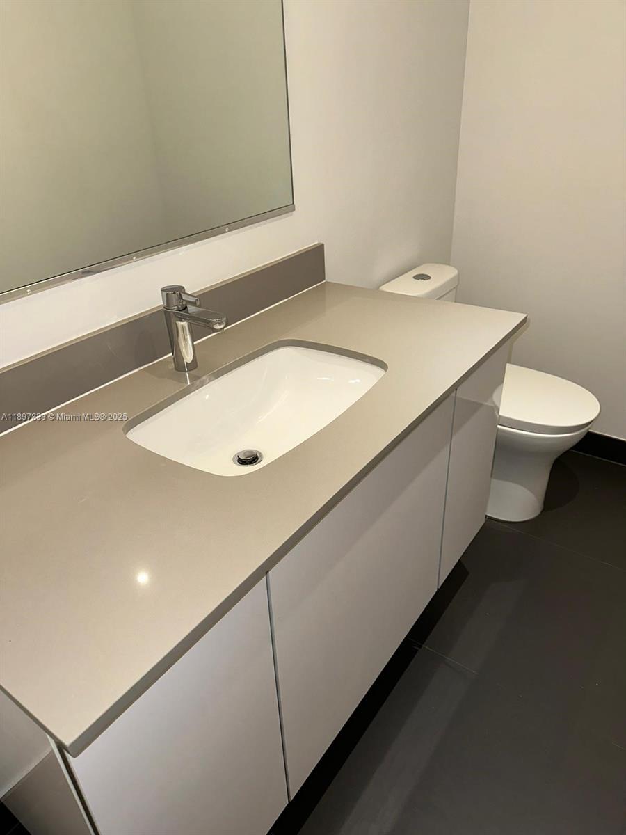 CANVAS CONDO - Residential Lease