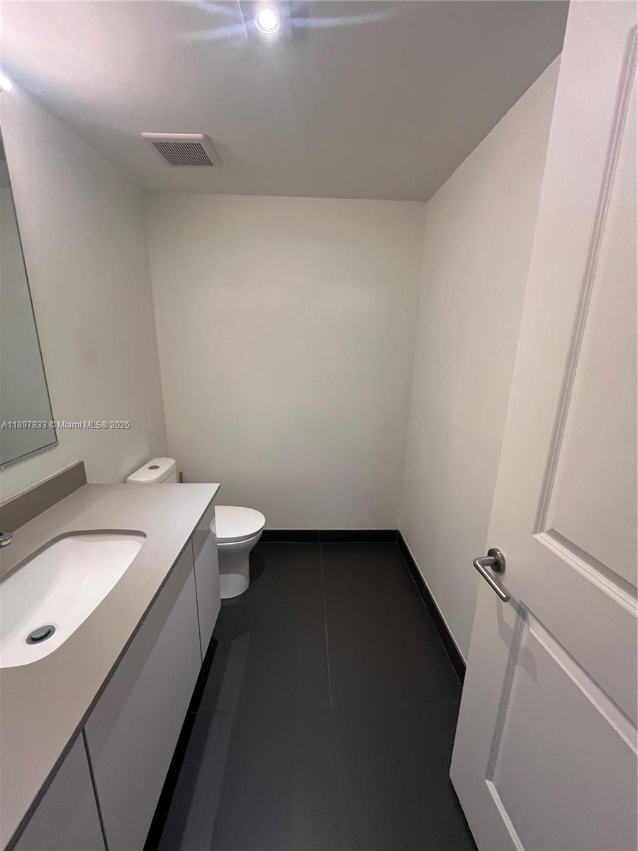 CANVAS CONDO - Residential Lease