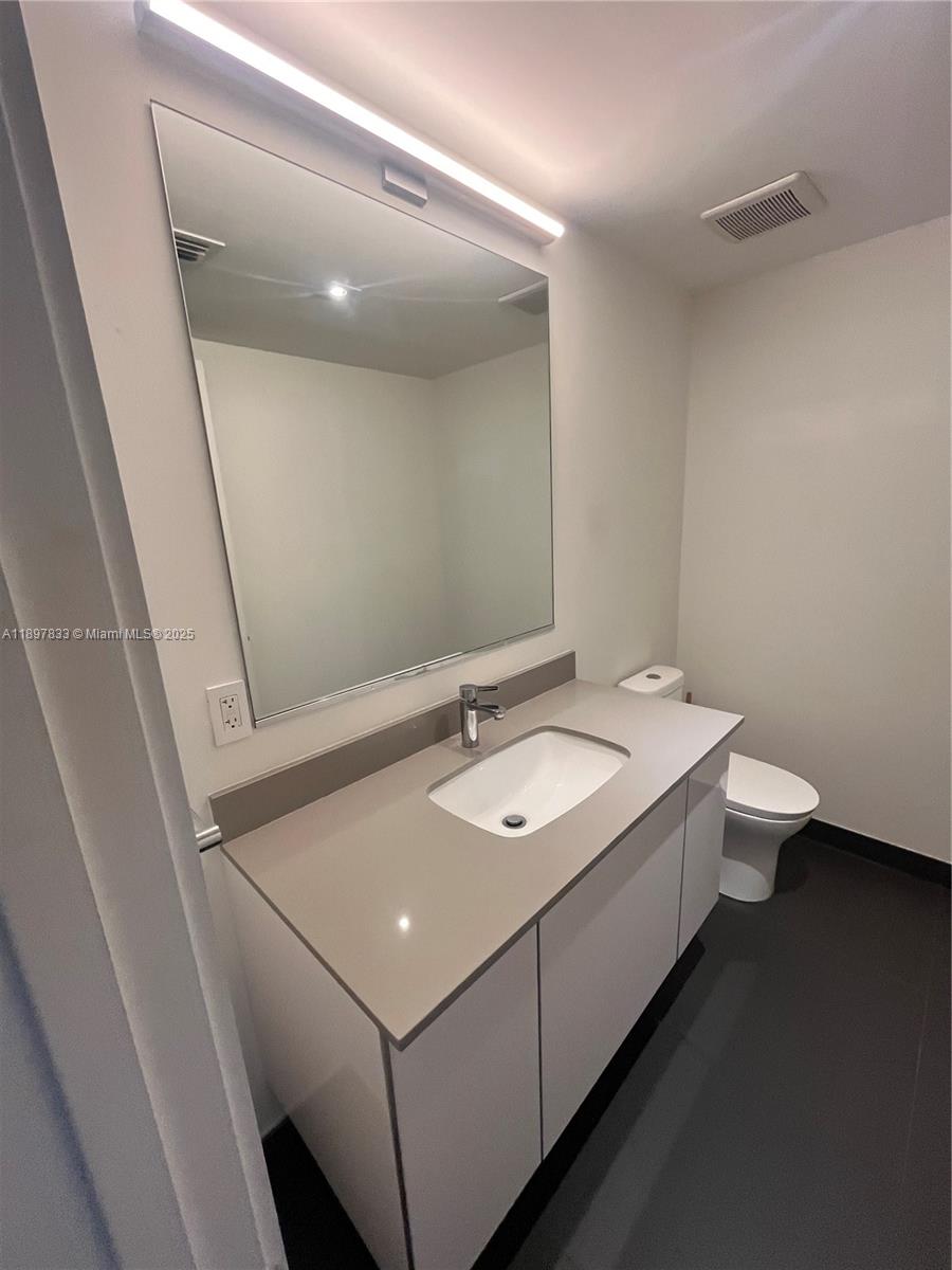 CANVAS CONDO - Residential Lease