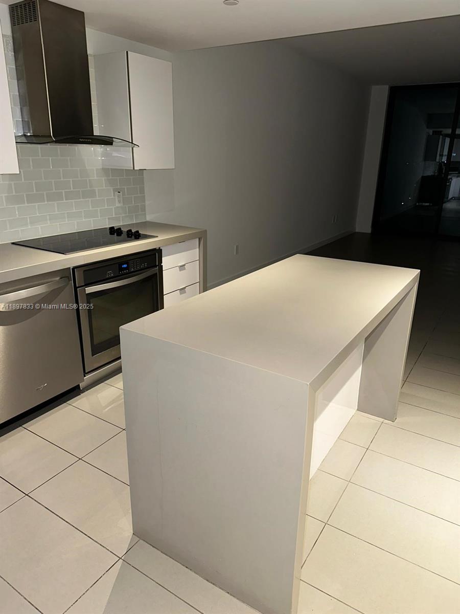 CANVAS CONDO - Residential Lease