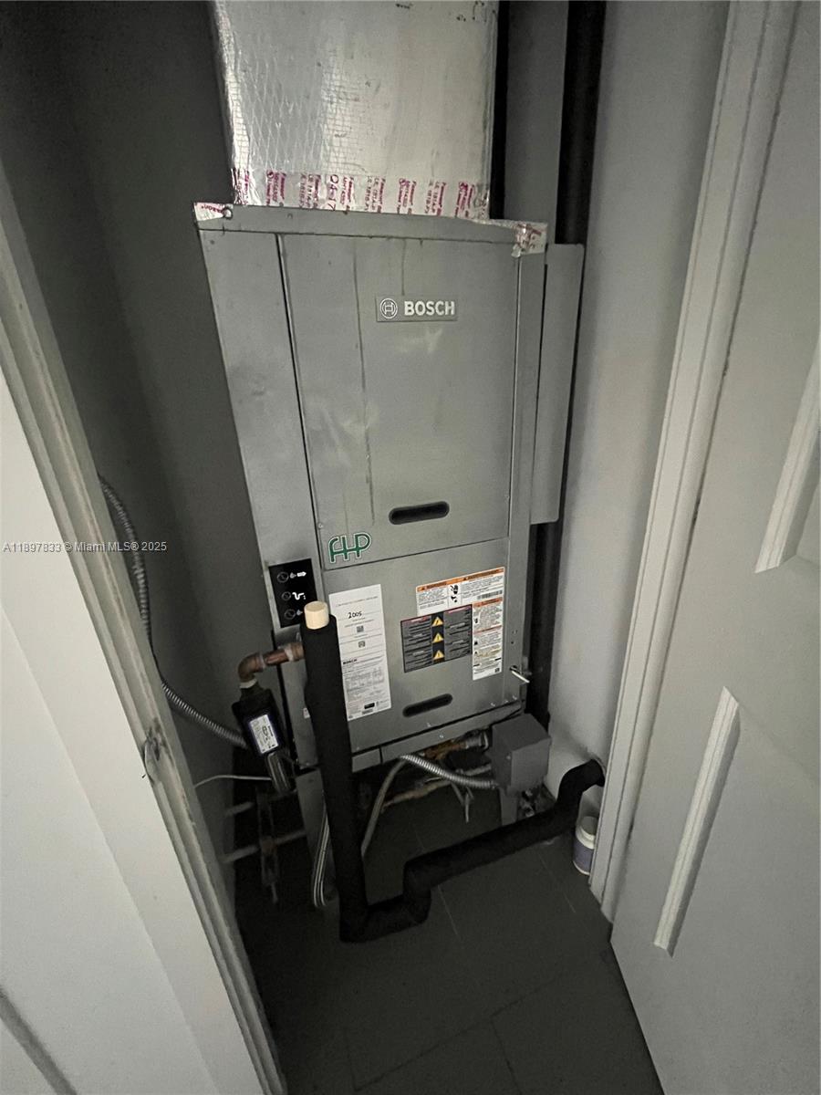 CANVAS CONDO - Residential Lease