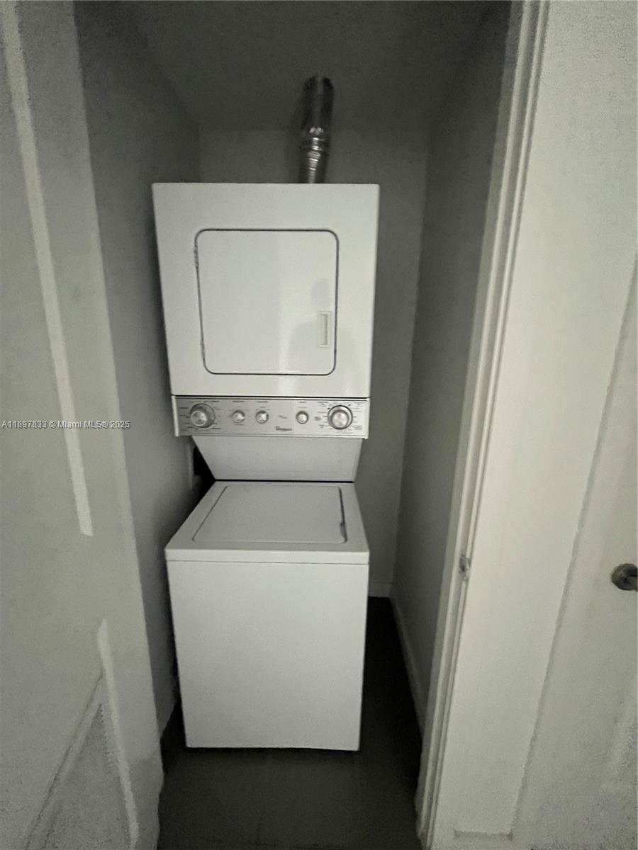 CANVAS CONDO - Residential Lease