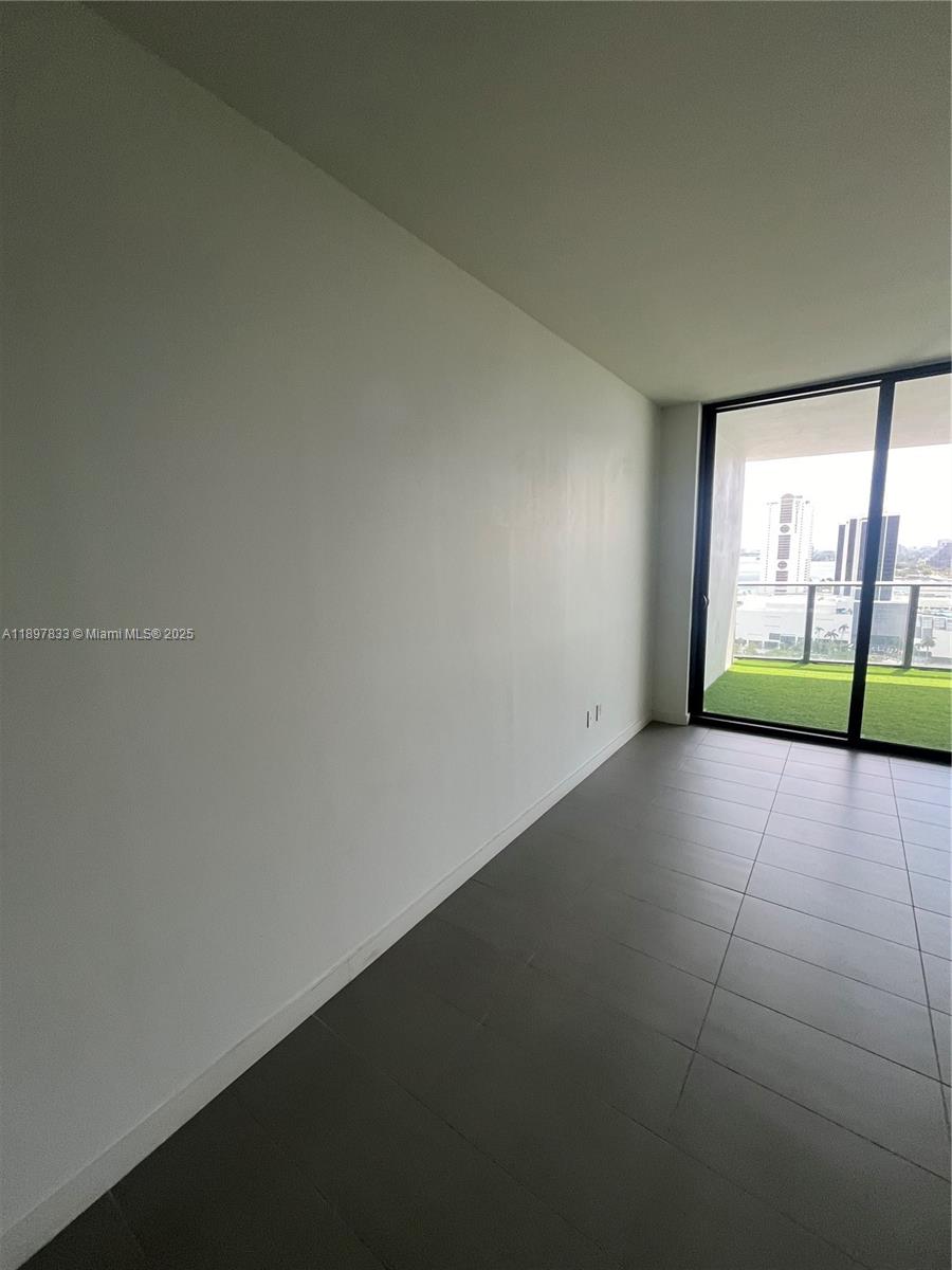 CANVAS CONDO - Residential Lease