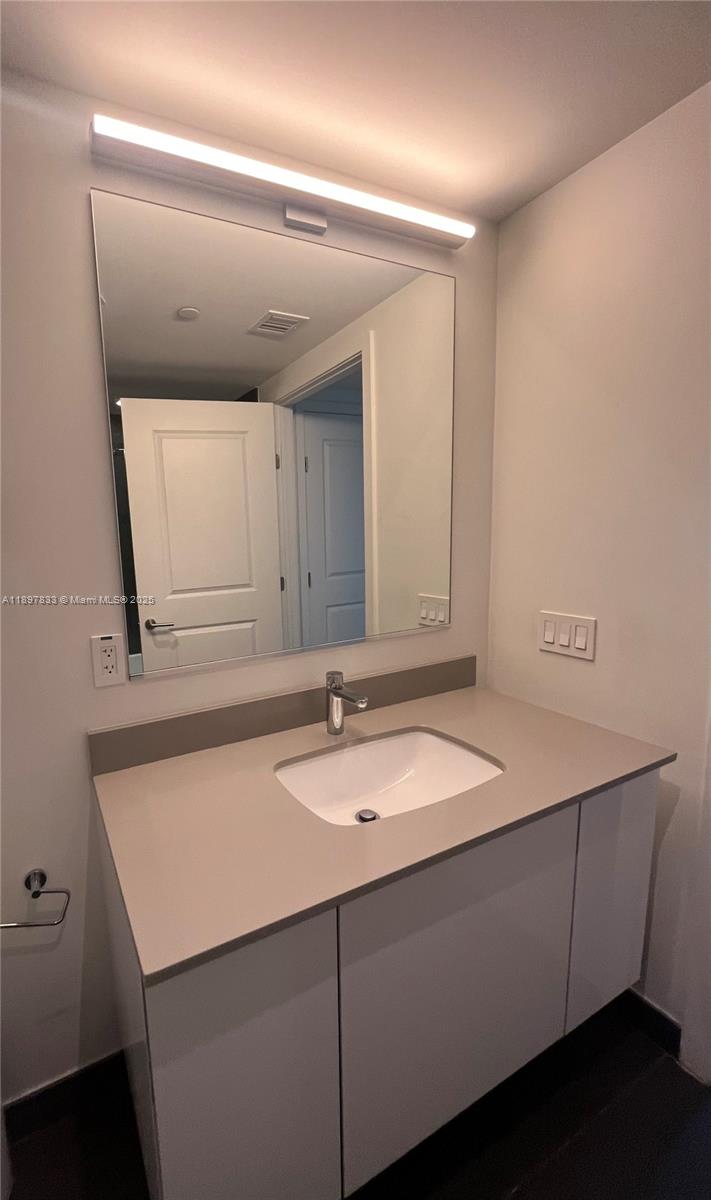 CANVAS CONDO - Residential Lease