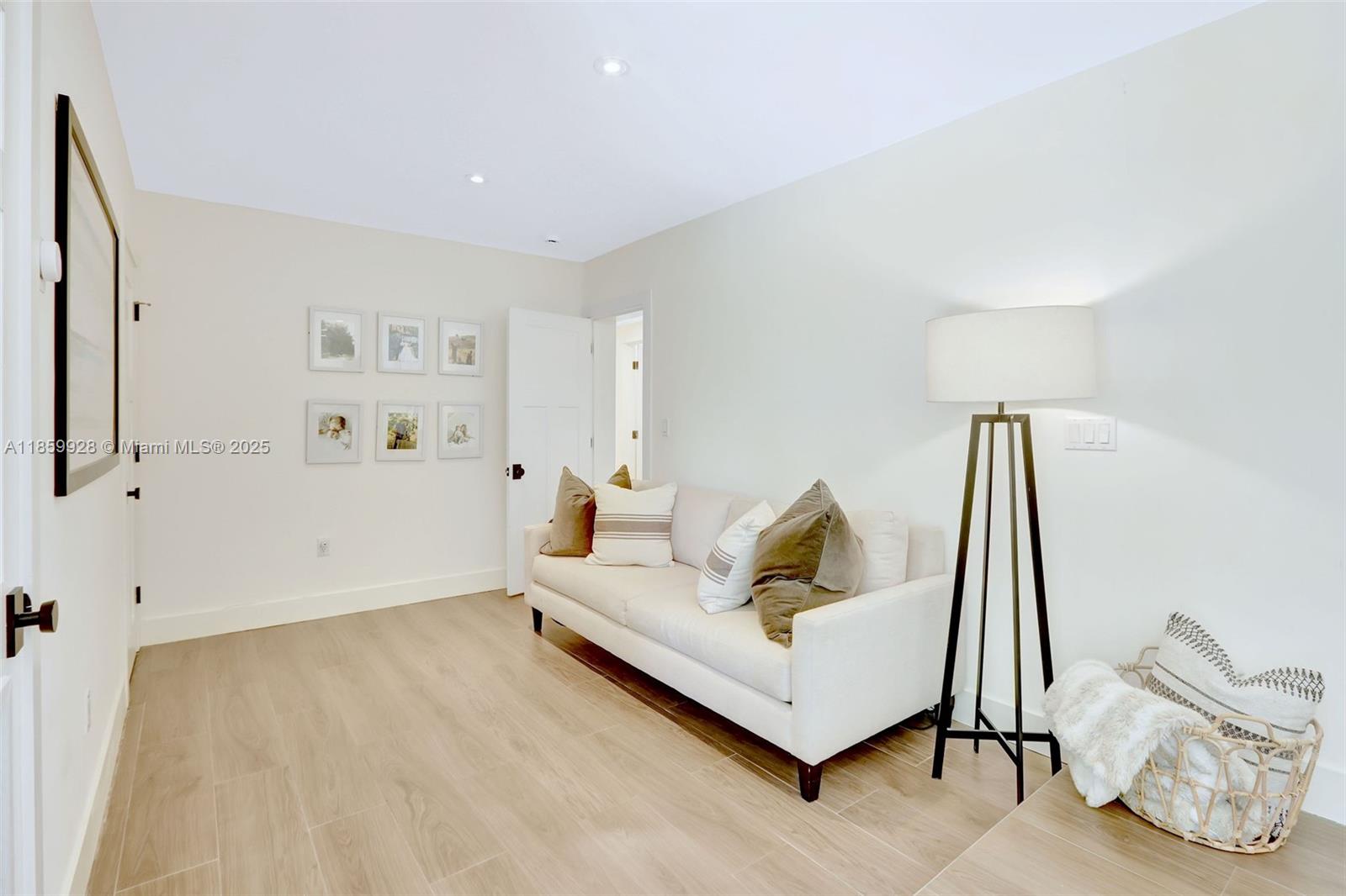 KILLIAN HEIGHTS - Residential