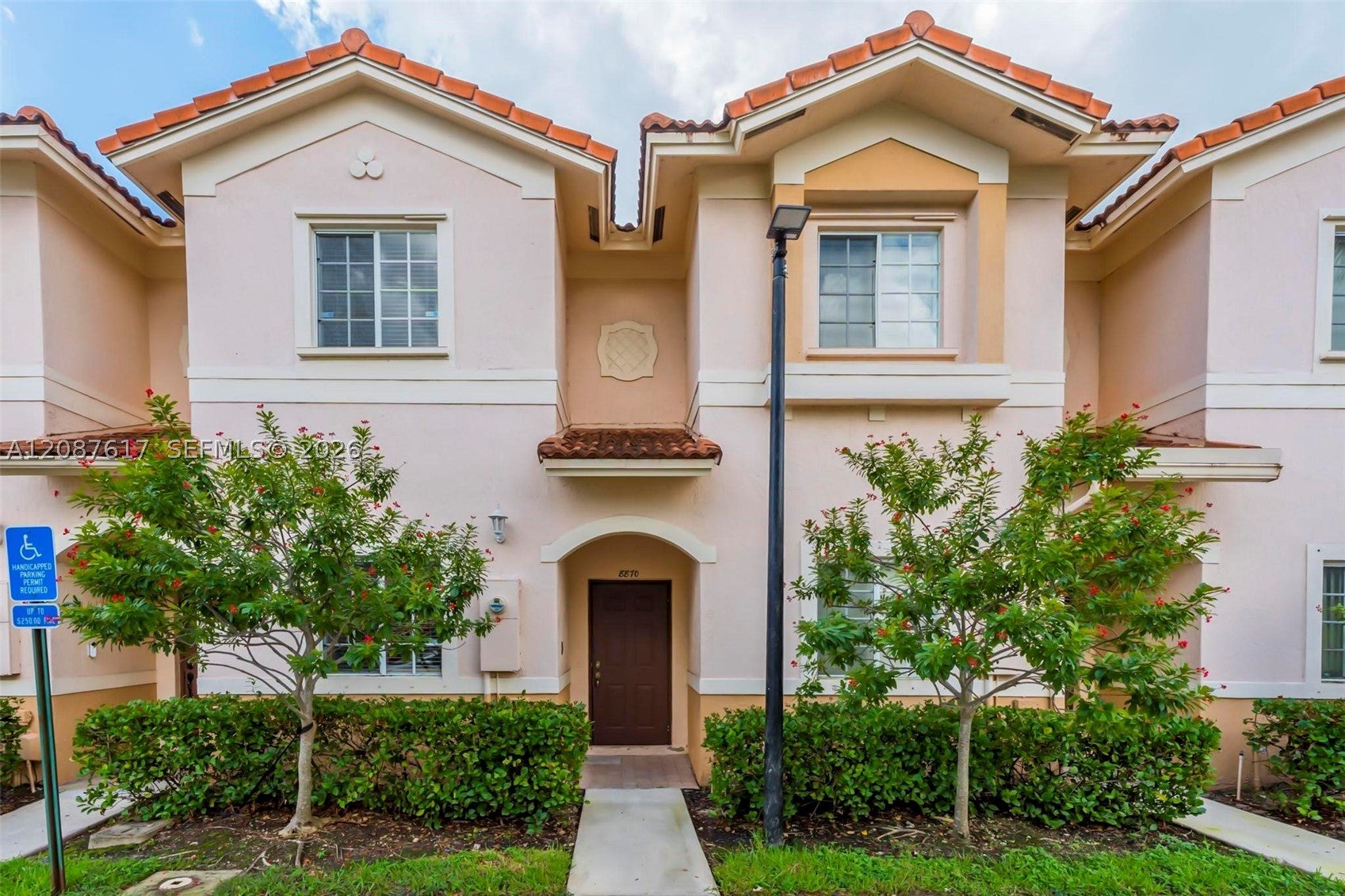 8870 N Isles Cir