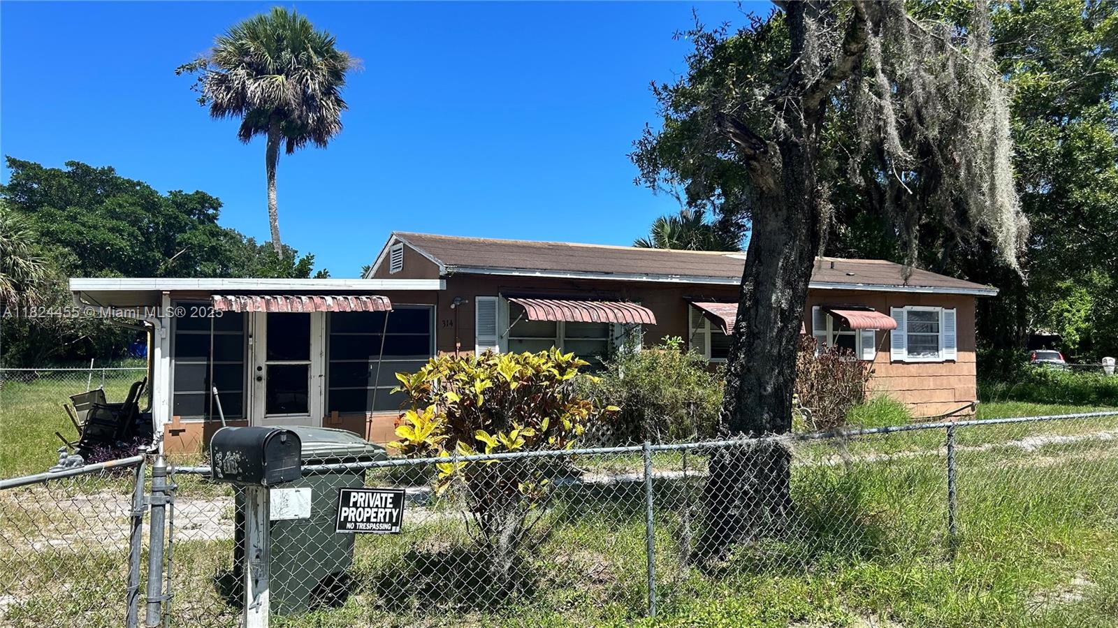 Unapproved Short Sale. Don’t miss this excellent opportunity to own a property priced below market value! This short sale is perfect for a savvy buyer or investor looking to add value. Featuring 2 bedrooms and 1 bathrooms with a den this home offers plenty of space and sitting on a Huge Lot!!!