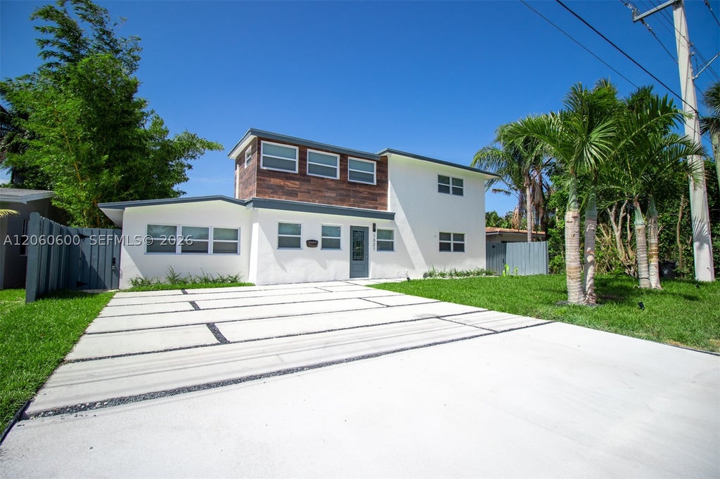 Photo of 1321 NE 14th St, Fort Lauderdale, FL 33304 (MLS # A12060600)
