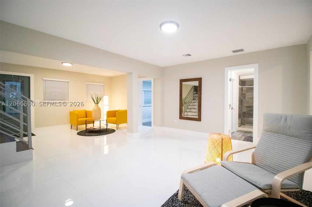 Photo of 1321 NE 14th St, Fort Lauderdale, FL 33304 (MLS # A12060600)