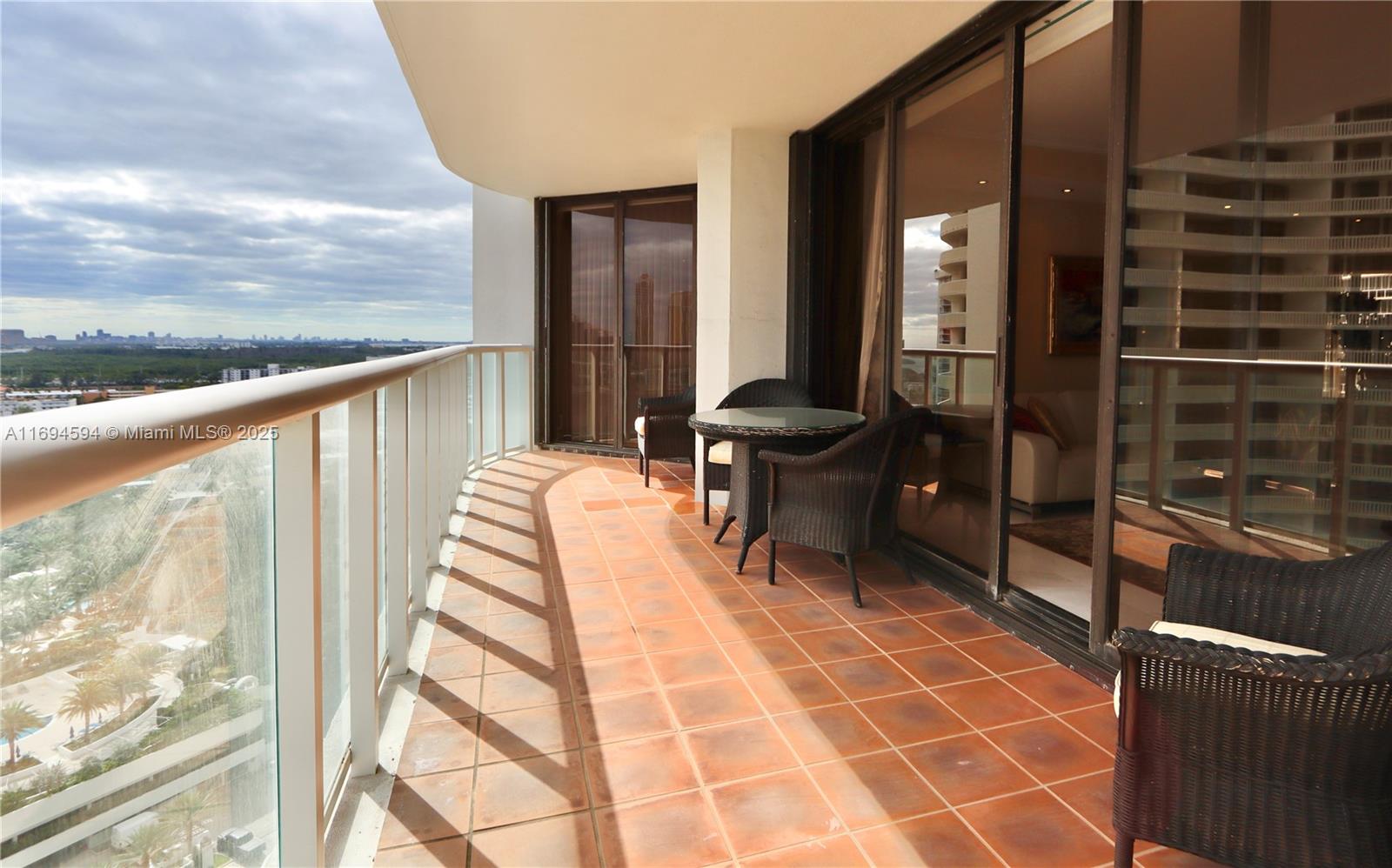 4000 ISL BLVD WILLIAMS IS - Residential