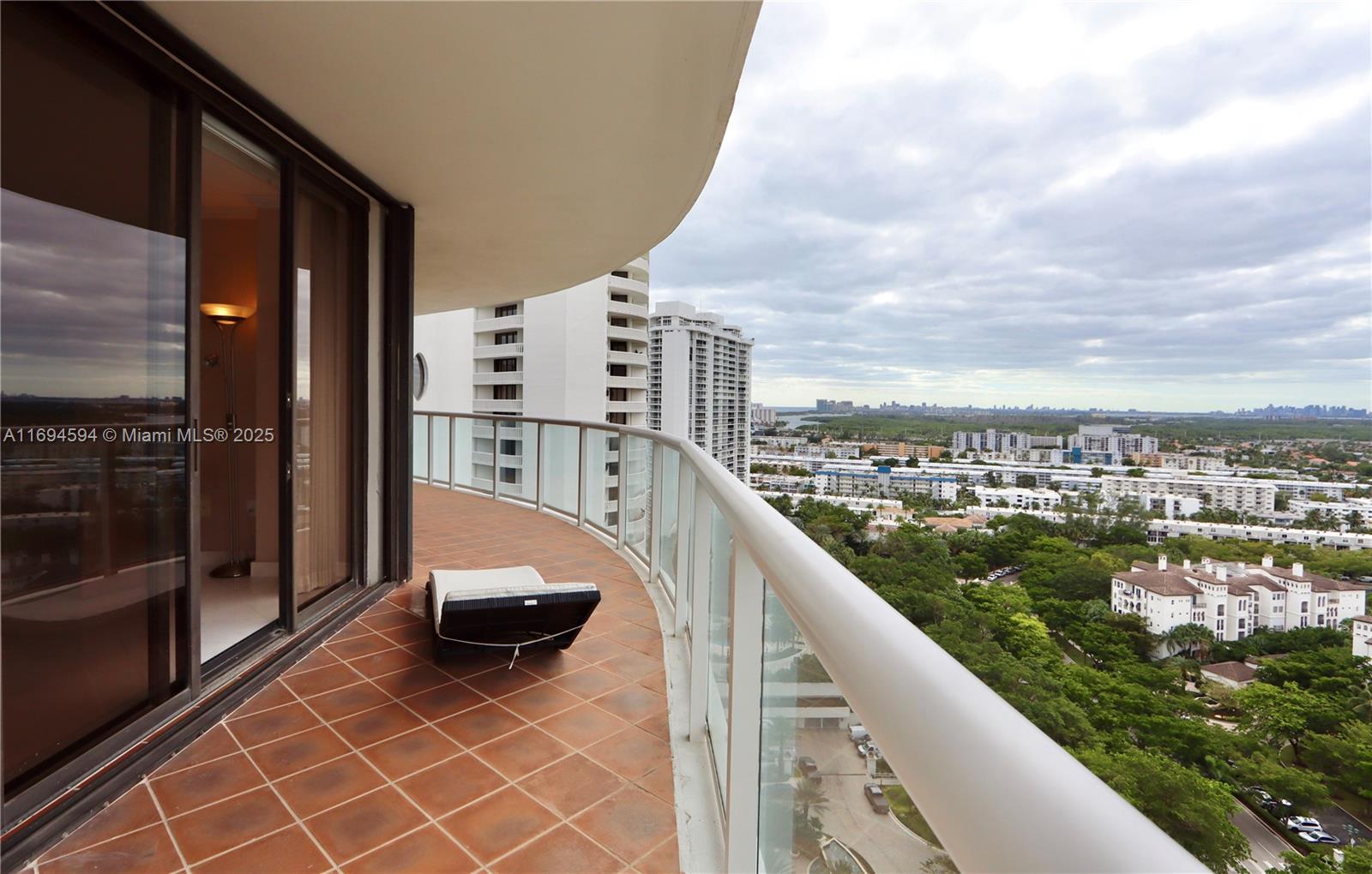 4000 ISL BLVD WILLIAMS IS - Residential