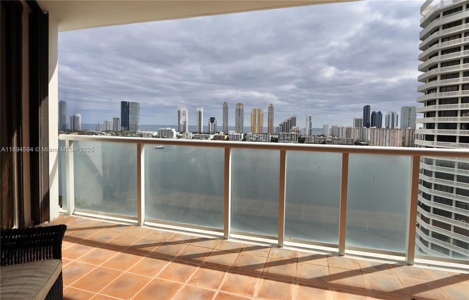 4000 ISL BLVD WILLIAMS IS - Residential