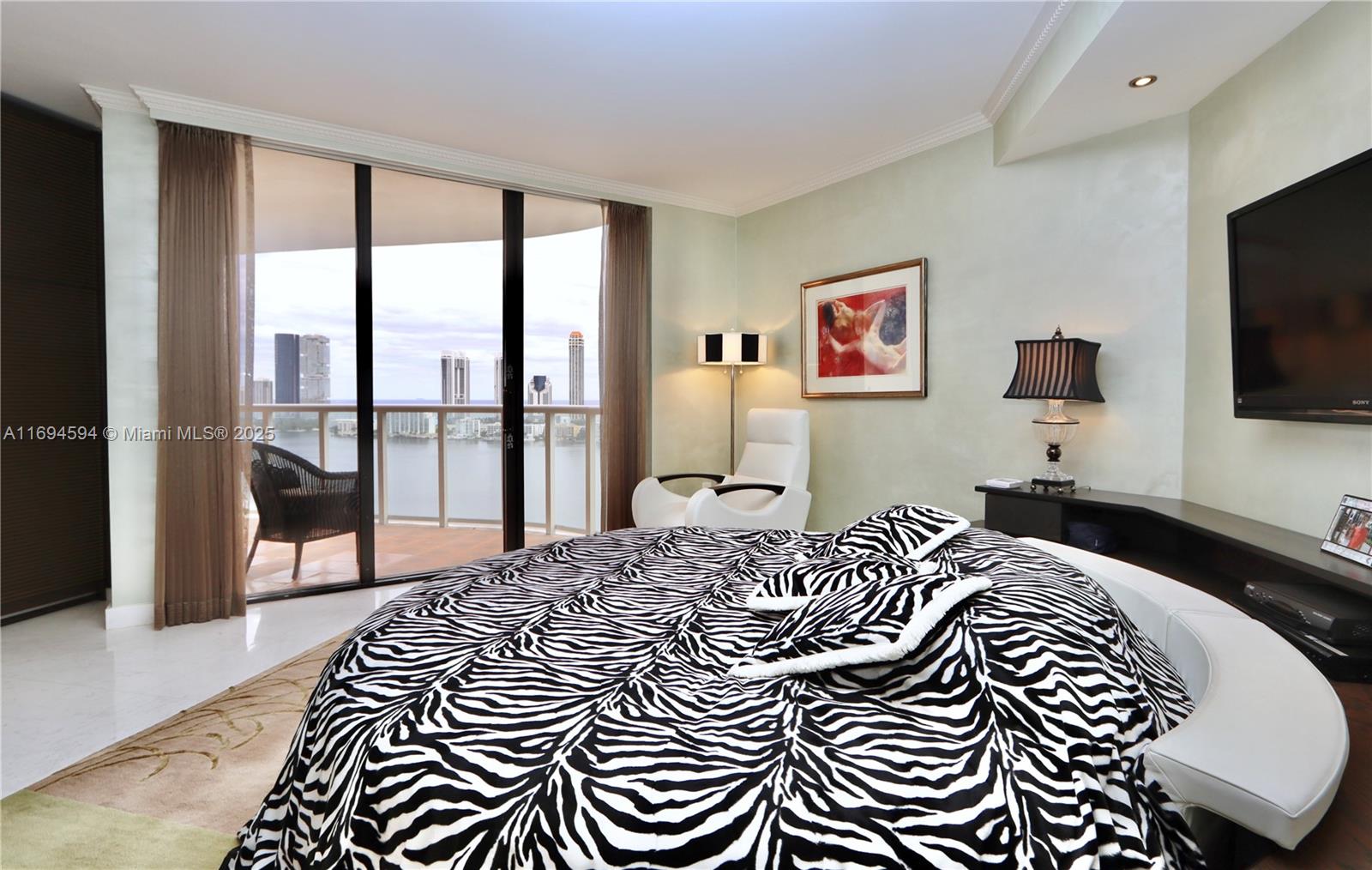 4000 ISL BLVD WILLIAMS IS - Residential