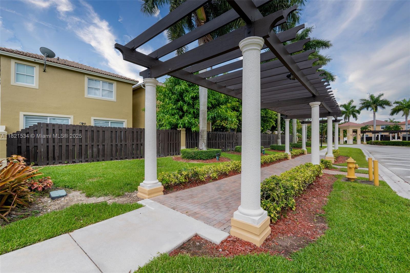 CENTURY BREEZE - Residential