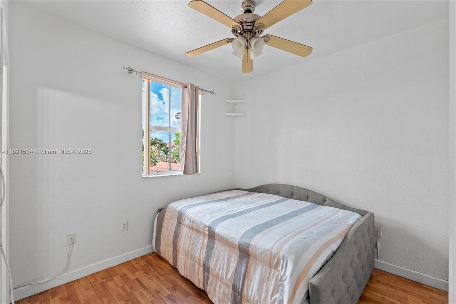 CENTURY BREEZE - Residential