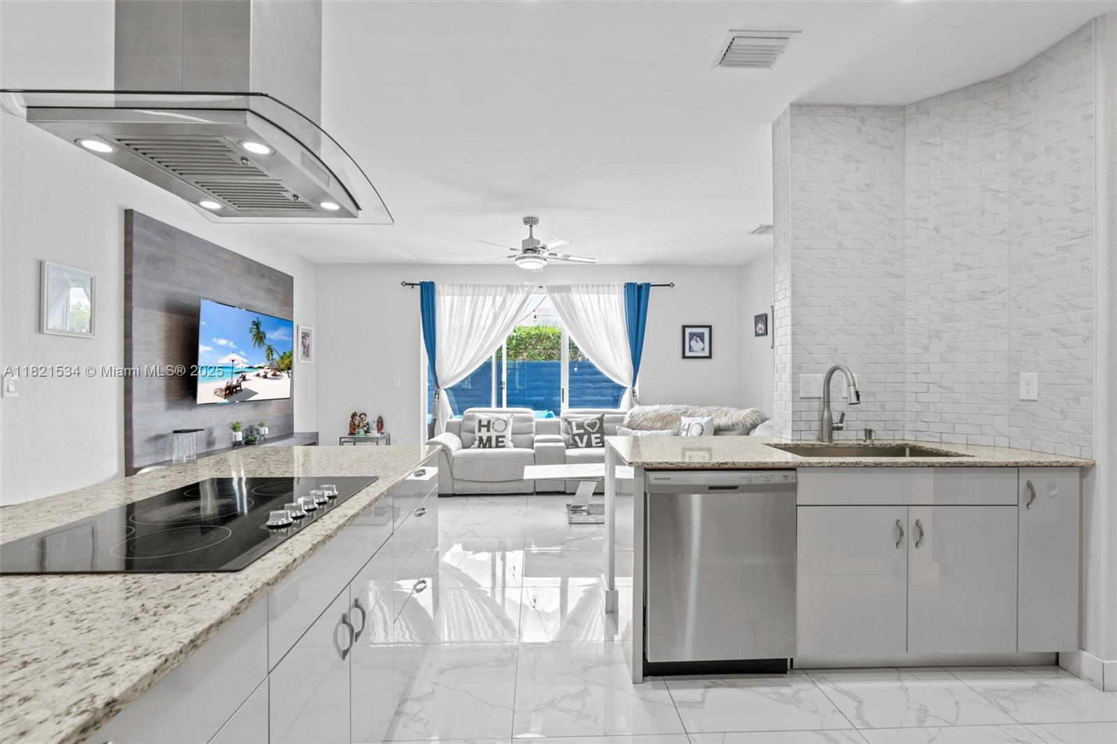 CENTURY BREEZE - Residential