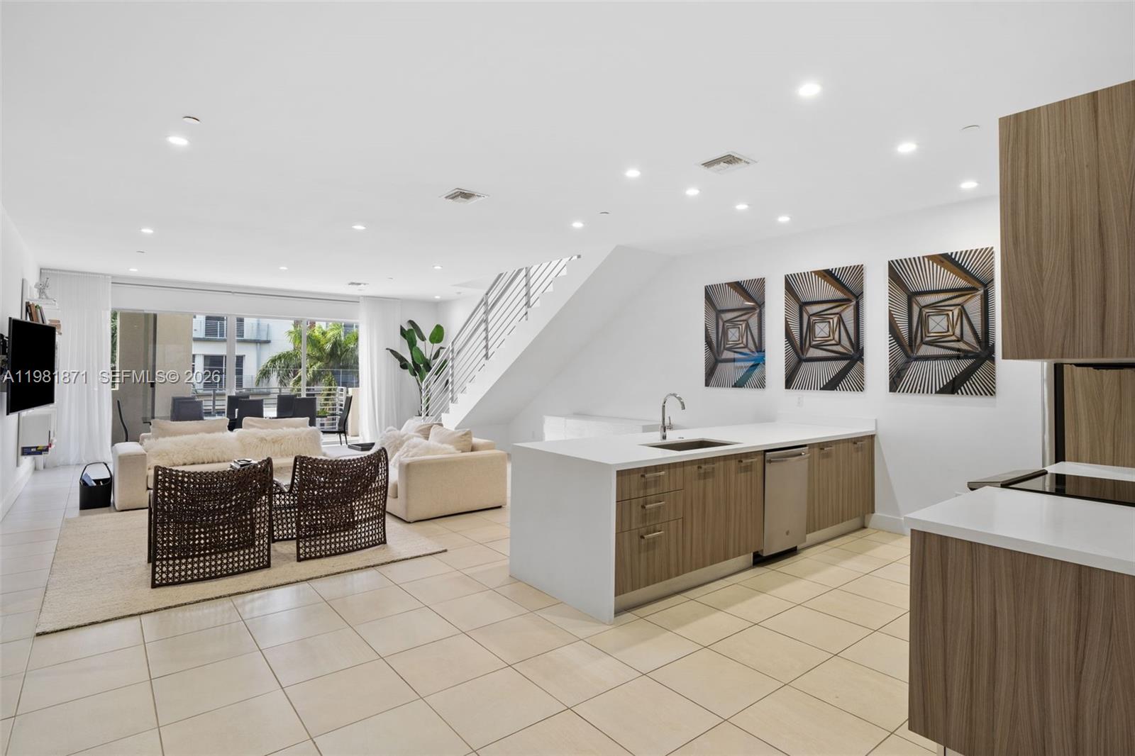 1034 NE 18th Ave 205