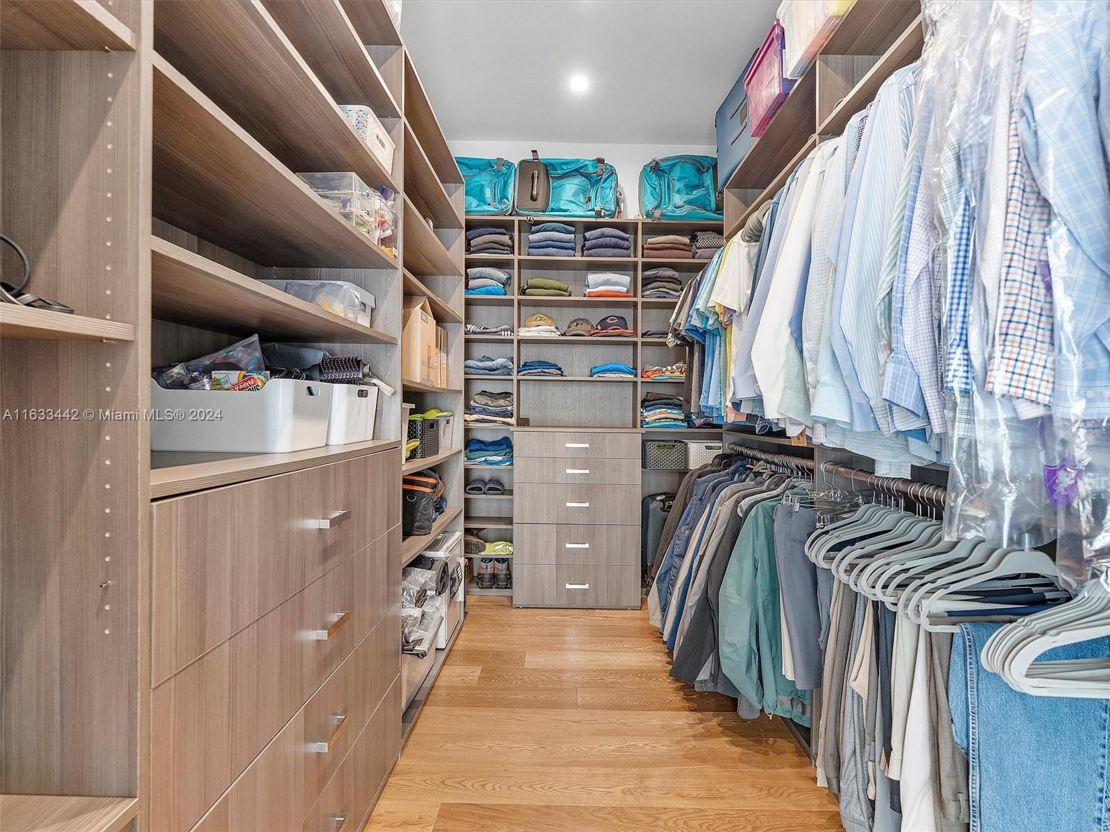 TRIPLE C ESTATES - Residential