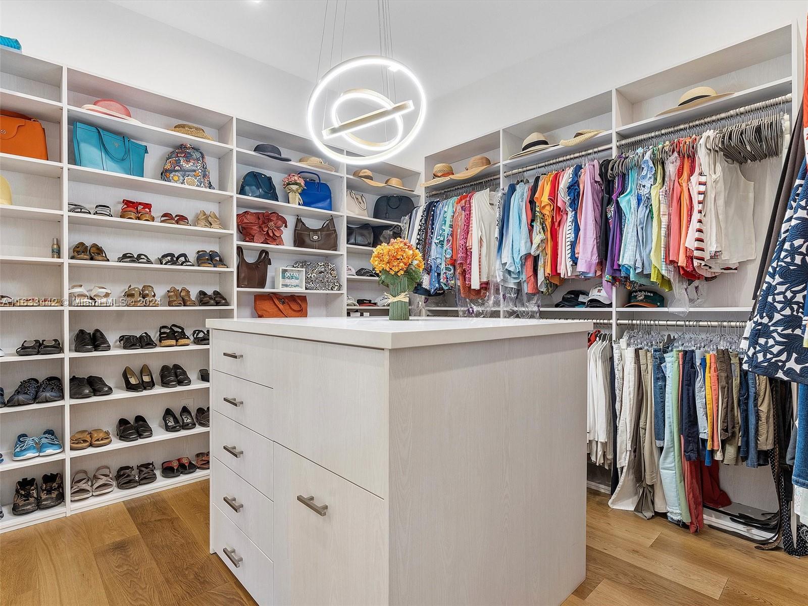 TRIPLE C ESTATES - Residential