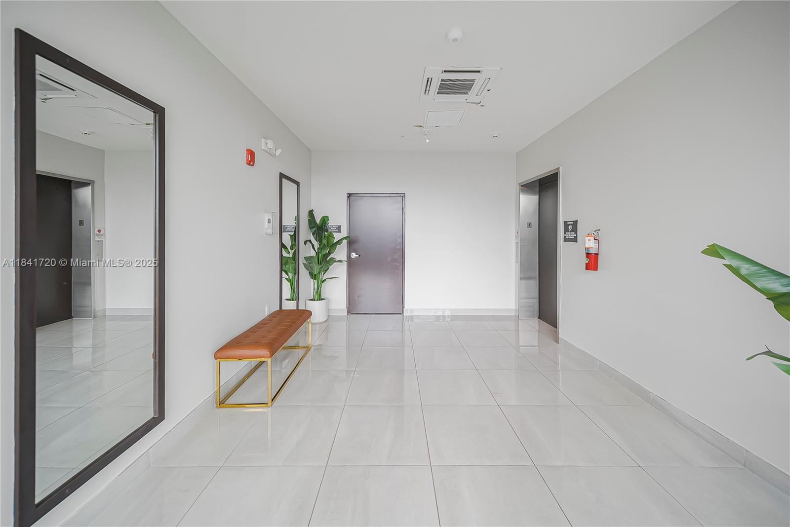 DOWNTOWN DORAL SOUTH PHAS - Residential