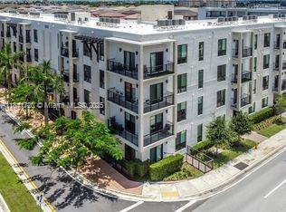 OWNER MOTIVATED. This 1B/1B apartment in Urbana, Downtown Doral, porcelain floors and a balcony. Located within walking distance to Downtown Doral, variety of restaurants and bars. The area is perfect with great schools, supermarkets, and access to Baptist Hospital-Urgent care. The Urbana Clubhouse is a major perk, offering amazing amenities like a pool, water park for kids, conference and social room, fitness center, spa, basketball court, and running track, among others. The unit is currently rented until April 2026.