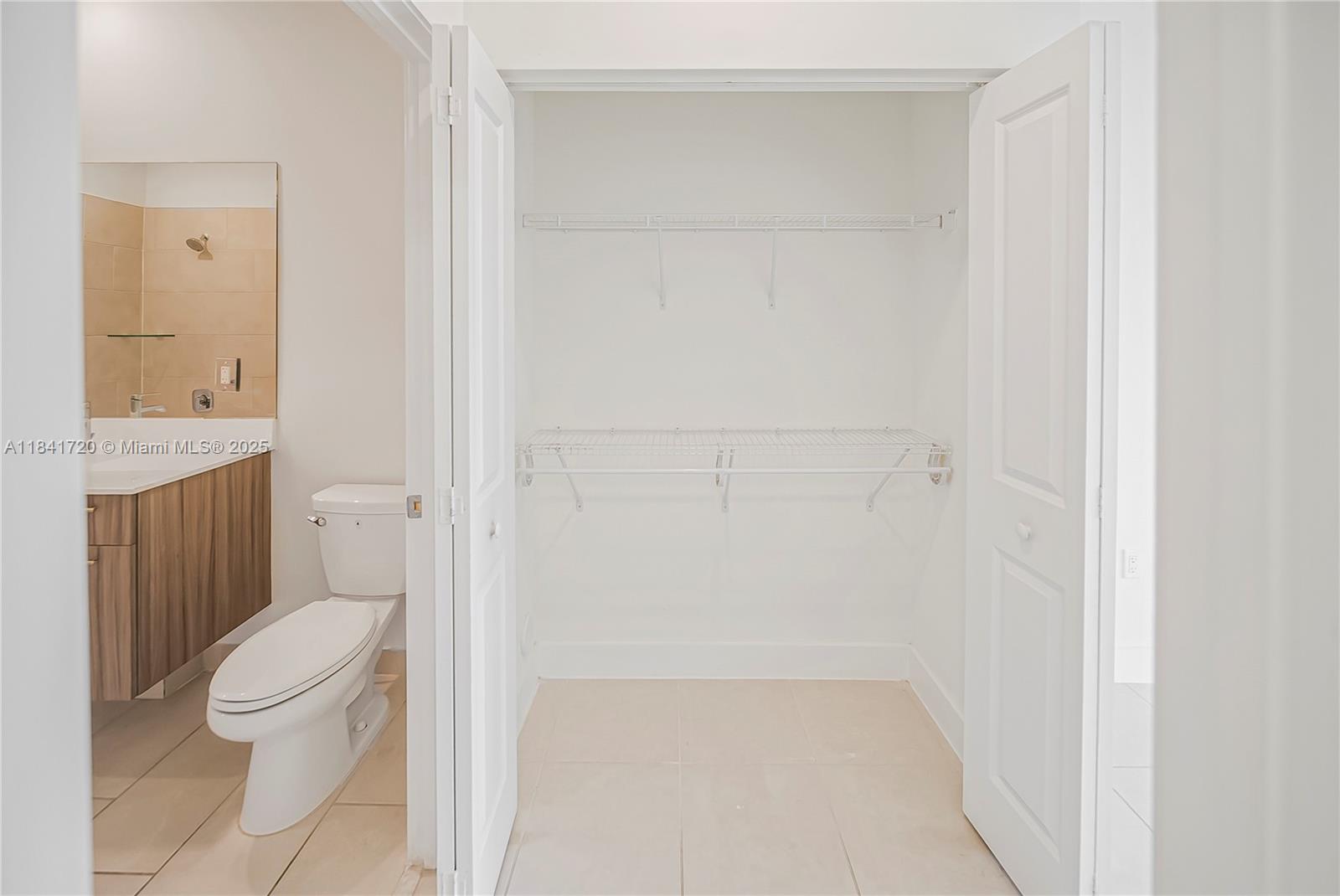 DOWNTOWN DORAL SOUTH PHAS - Residential