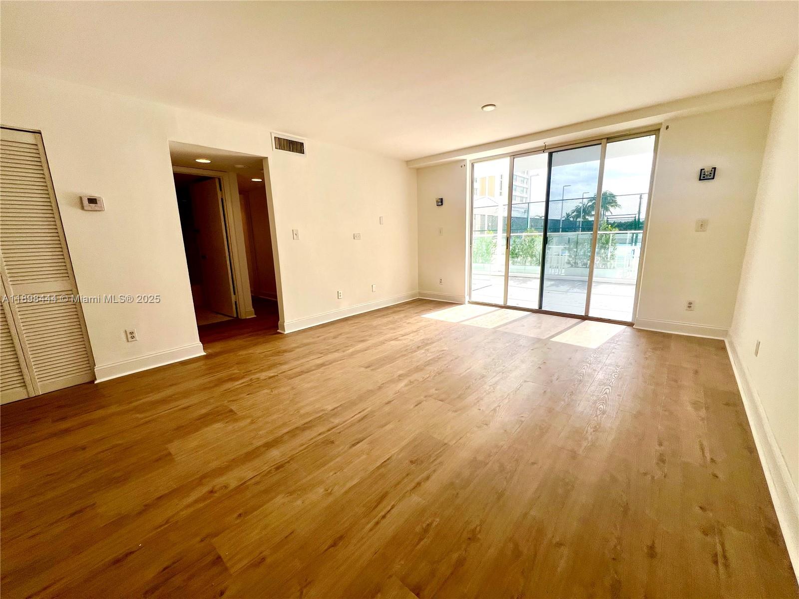 770 Claughton Island Dr 406