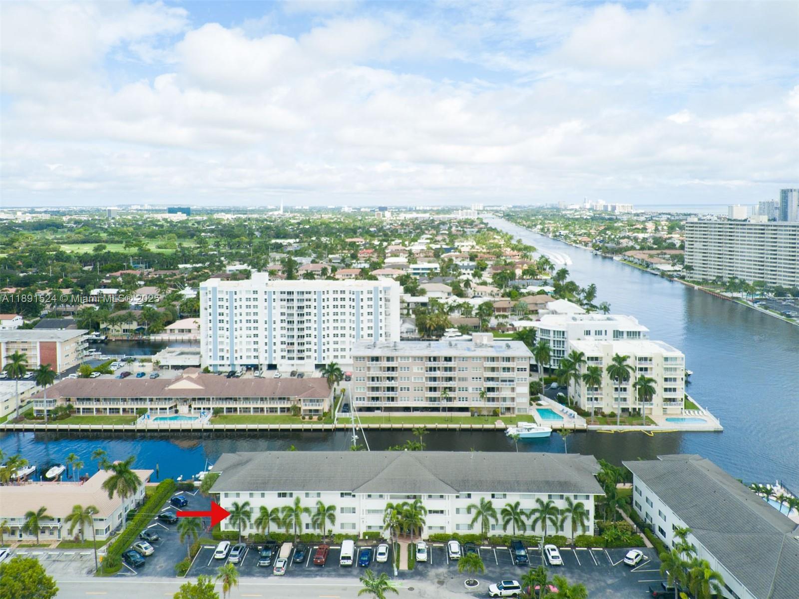 WATERSIDE ON THE INTRACOA - Residential