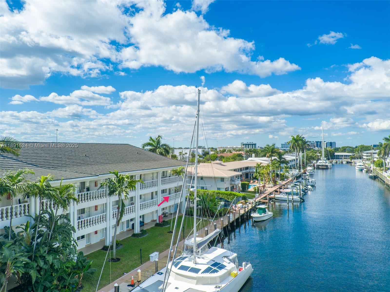 WATERSIDE ON THE INTRACOA - Residential