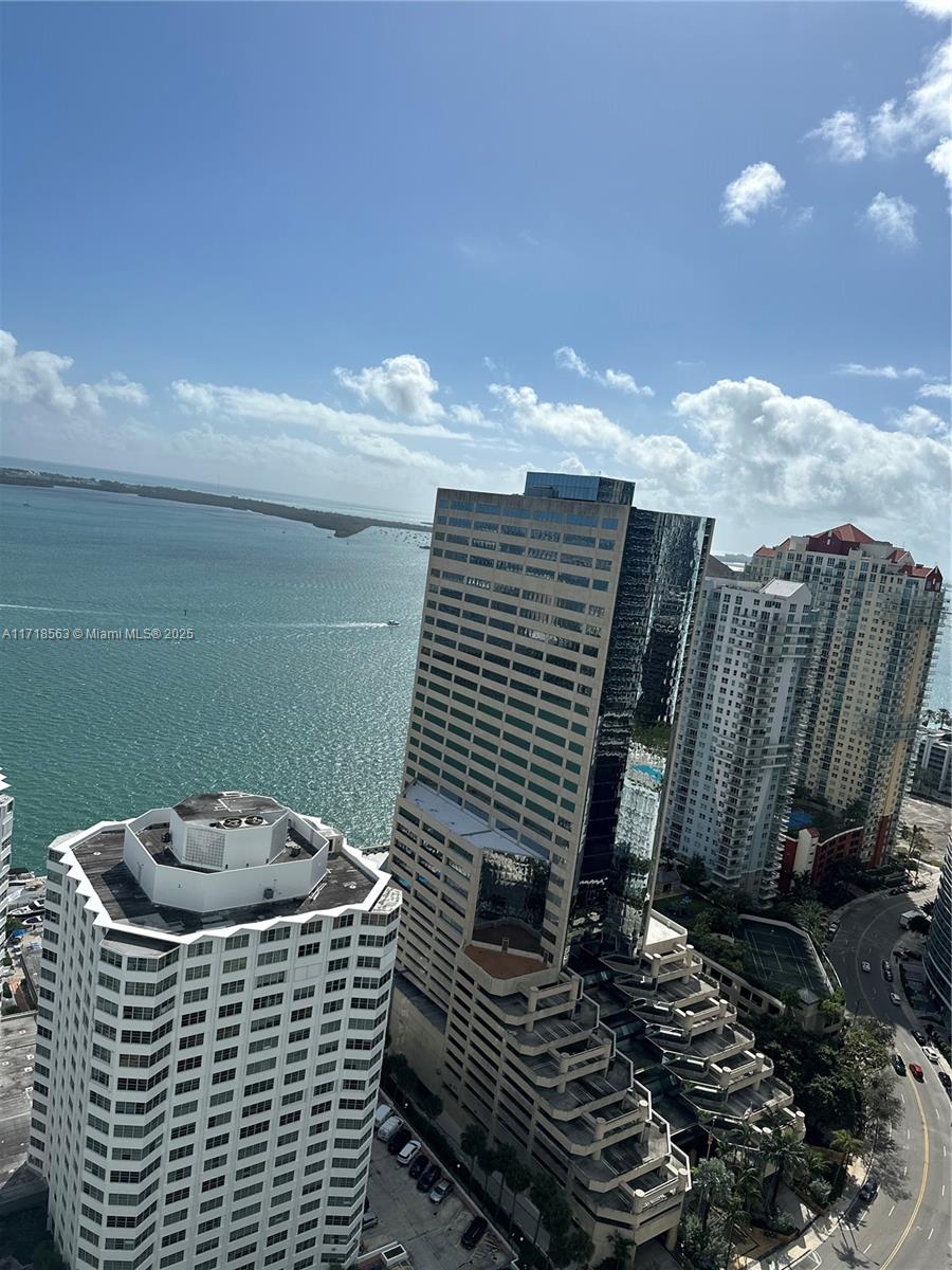 THE PLAZA 851 BRICKELL CO - Residential