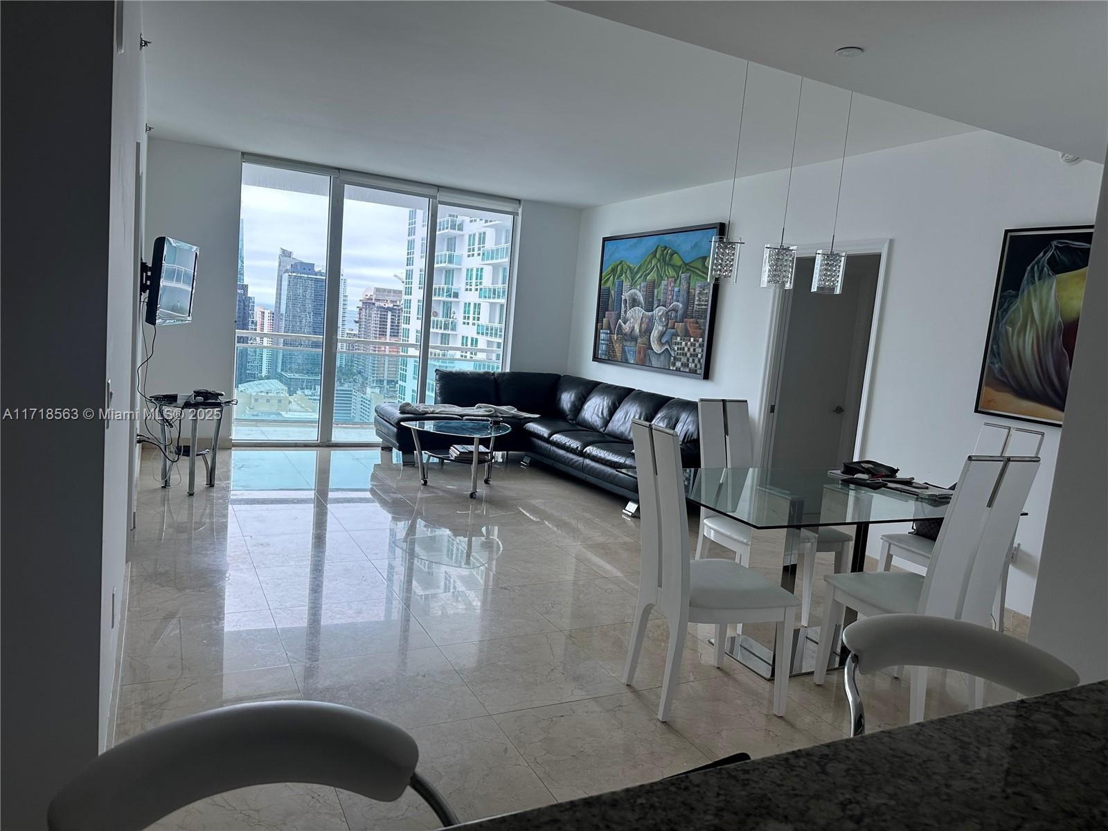 THE PLAZA 851 BRICKELL CO - Residential