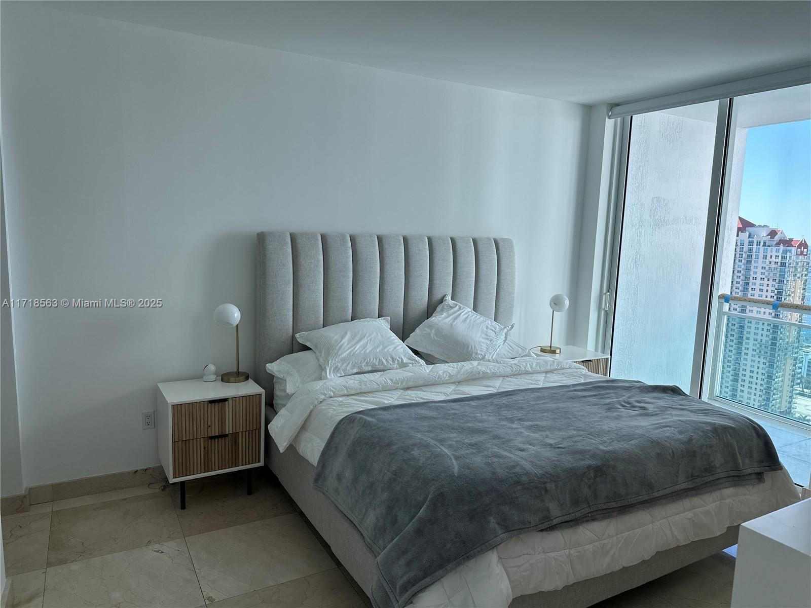 THE PLAZA 851 BRICKELL CO - Residential