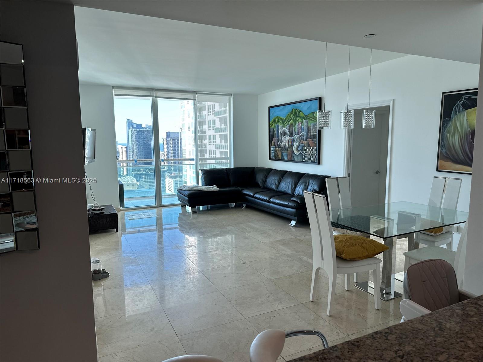 THE PLAZA 851 BRICKELL CO - Residential