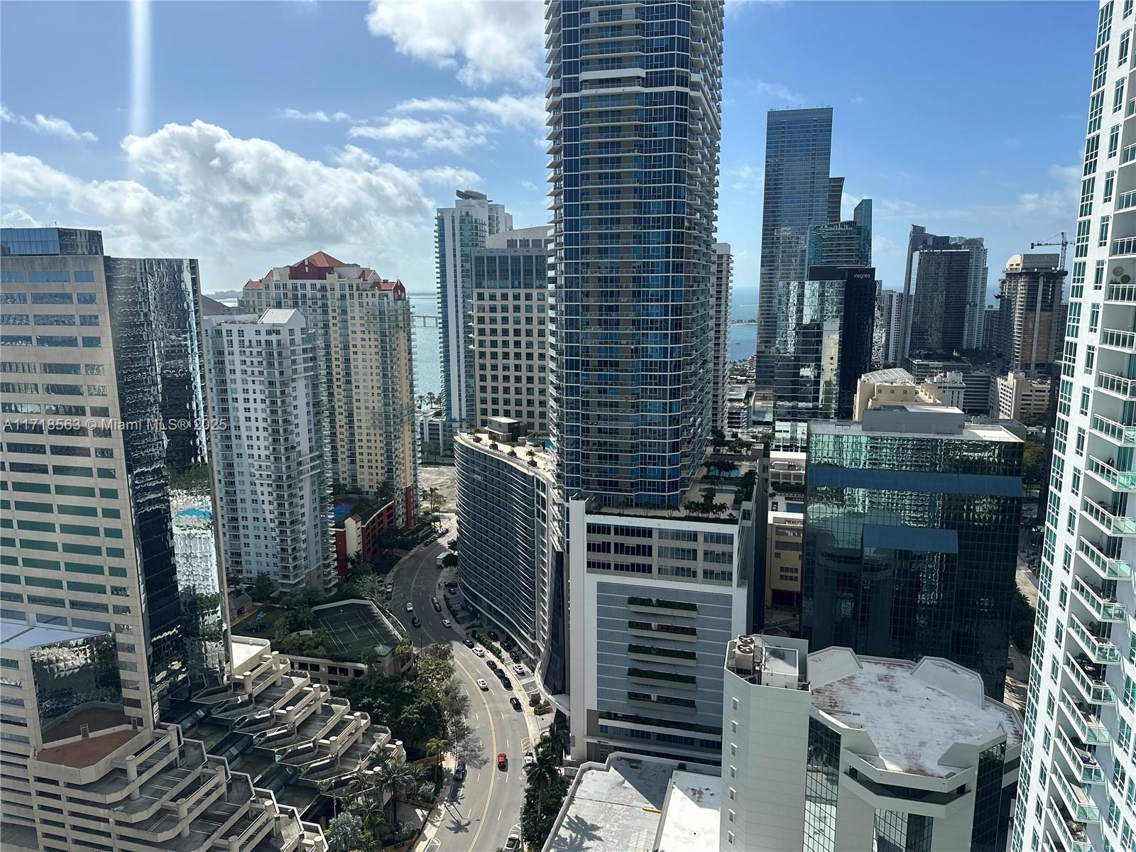 THE PLAZA 851 BRICKELL CO - Residential